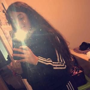 Meet your Posher, Daniela